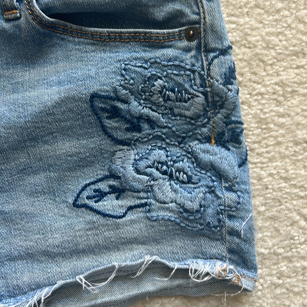Universal Thread Jean Shorts - Picture 2 of 7